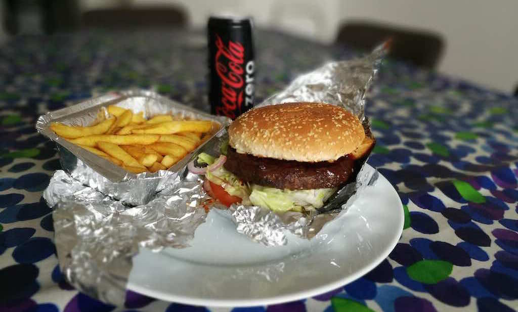 eating-lunch-alone